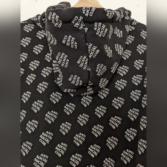 ANTI SOCIAL SOCIAL SOCIAL CLUB - ALL OVER YOU BLACK ASSC HOODIE SS19 - Picture 3 of 5
